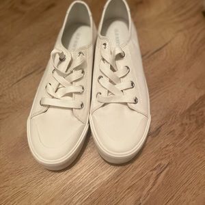 Old Navy White Shoes